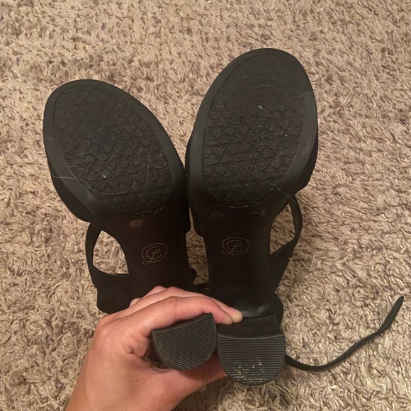 Heels - Picture 5 of 5